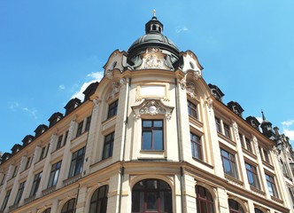 Fototapeta na wymiar Stare fasada budynku