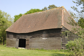 Fototapeta na wymiar Old timber barn