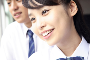 笑顔の女子高校生