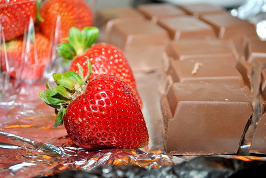 Making Chocolate Covered Strawberries