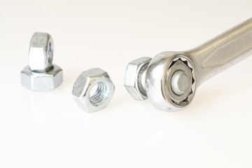 Ringschl&uuml;ssel mit Schrauben