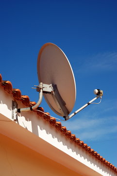 installazione dell'antenna parabolica