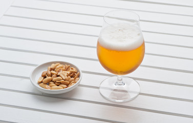 Beer with peanuts