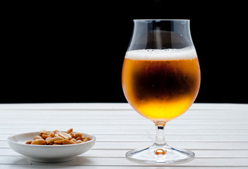 Beer with peanuts