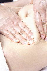 エステを受ける女性