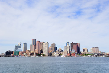 Obraz premium Boston skyline over sea
