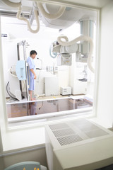 レントゲンをとる患者