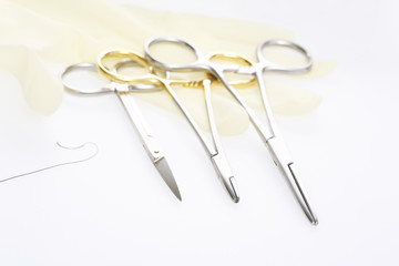 手術で使用する医療器具