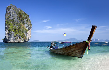 Naklejka na ściany i meble Long tail boat in Thailand