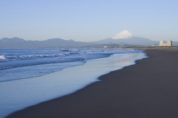 辻堂海岸と富士山