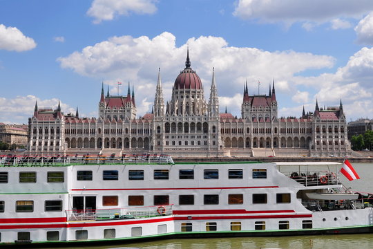 Budapest parliament with river boat - Hungary