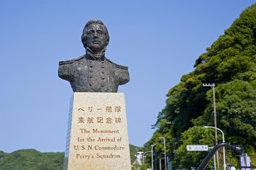 ペリー像