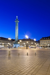 Place Vendome de Paris a l'heure bleue