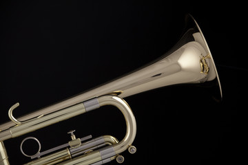 Obraz na płótnie Canvas Gold trumpet cornet isolated on Black