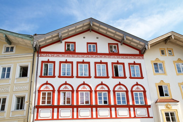 Obraz premium Historische Häuserfassade in Bad Tölz, Oberbayern