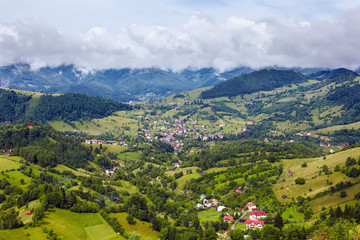 Obraz premium Alpine landscape with houses in Tyrol