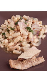 Insalata di fagioli, tonno e cipolla di Tropea