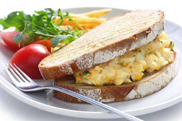 egg salad sandwich