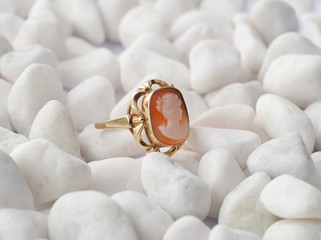 Gold ring with cameo