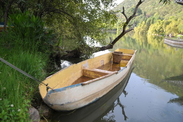 Obraz premium Boat on the lake