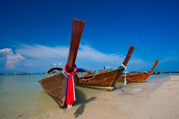 Fototapeta na wymiar Boats on the sea in Southern of Thailand
