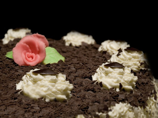 Wedding Cake With Choclate Chips And Roses