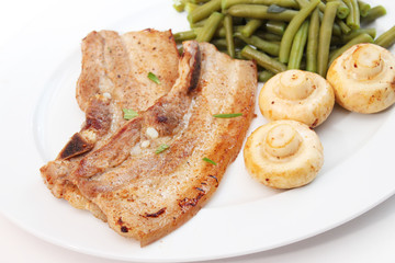 Schweinebauch mit Gemüse