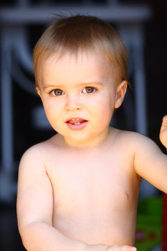 Bebe sonriendo