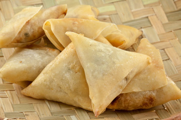 samoussa, sambossa, samosa, samsa,  samusa