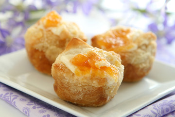 Apricot Buns