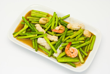 Fried asparagus with shrimp