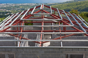 charpente métallique toiture maison