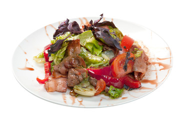 Salad with bacon and basil