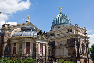 Fototapeta na wymiar The Academy of Arts in Dresden