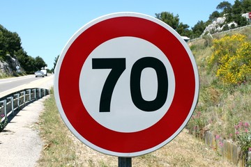 Route à vitesse limitée à 70 km/h