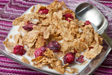 corn flakes alla frutta rossa