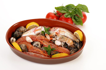 PIROFILA CON MISTO DI PESCE E CROSTACEI DA CUCINARE