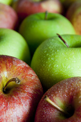 Äpfel rot und grün