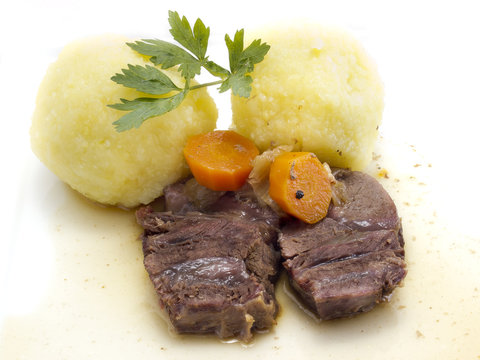 Rinderbraten mit Kartoffelkl&ouml;ssen