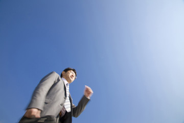 外回り中のビジネスマン