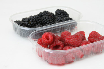 Brombeeren und Himbeeren