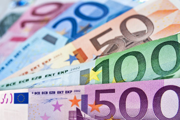Eventail de billets en euros, budget, salaire, pouvoir d'achat, inflation en Europe