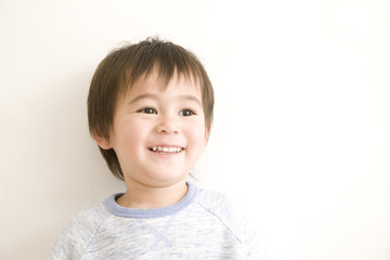 笑っている男の子