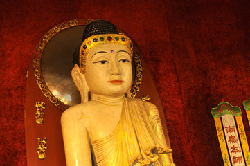 Statue (buddhistischer Tempel)