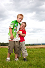 Fototapeta premium Kinder beim spielen auf der Wiese 967
