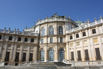 Fototapeta na wymiar Stupinigi królewski pałac myśliwski (Turyn, Włochy)