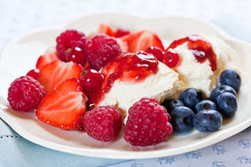 Fruits with mascarpone cream and fruit sauce