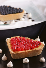 Heart-shaped tart with redcurrant