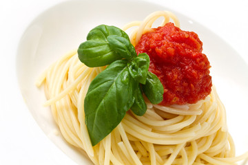 spaghetti, pomodoro e basilico