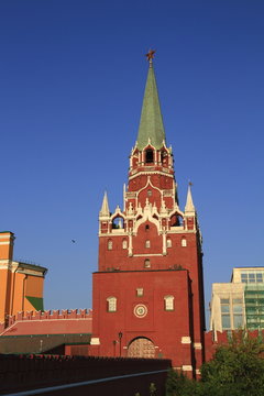 Der Dreifaltigkeitsturm des Moskauer Kremls